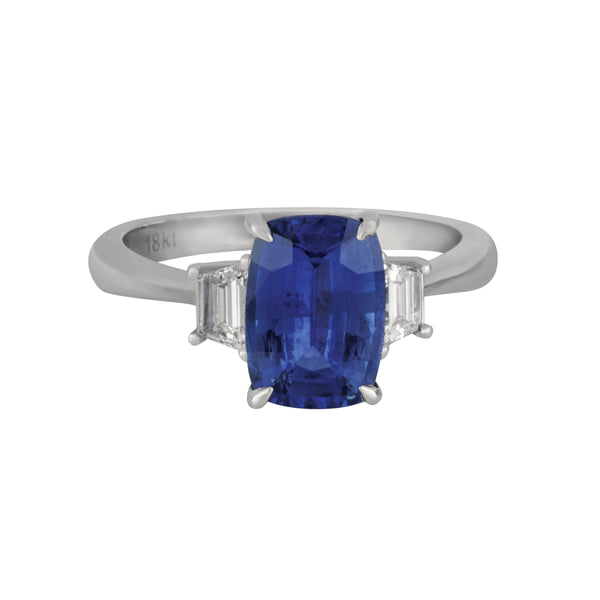18 Karat White Gold 3 Stone Sapphine and Diamond Ring Size 6, Sap=2.60ct, Dias=.33tw GH/VS