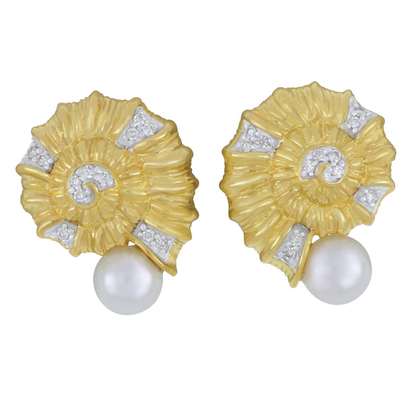 14k Yellow Gold Diamond Nautilus with Freshwater Pearl 5-5.5mm Earrings, D=0.10tw