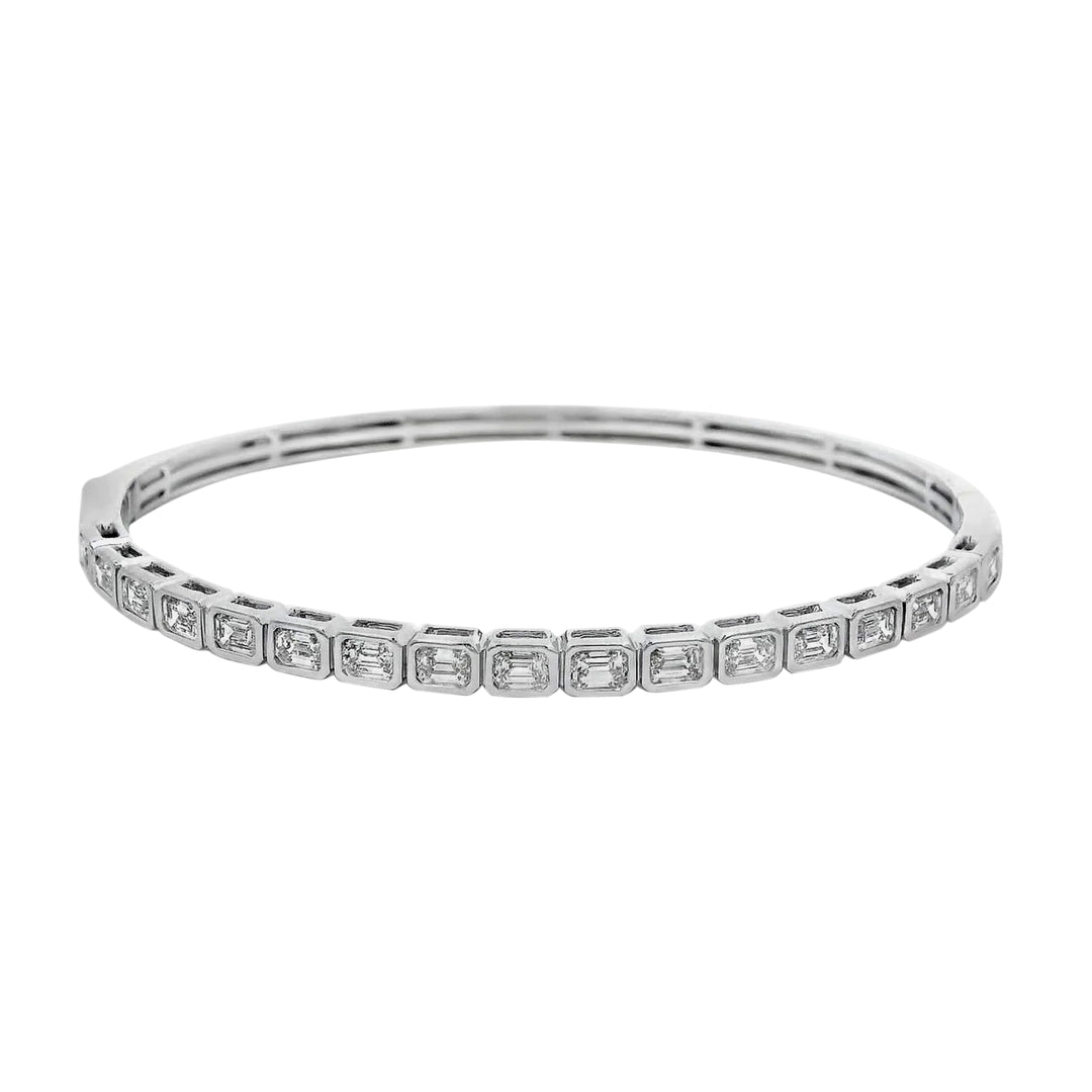 18K White Gold 1.89 Ct Emerald Cut Diamond Bezel Set Bangle