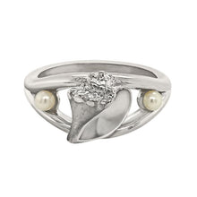 Load image into Gallery viewer, 06 June &quot;Birthshell&quot; Sterling Silver Ring:  The Conch Shell with Pearls