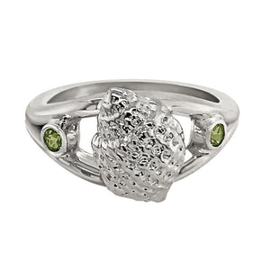 08 August "Birthshell" Sterling Silver Ring: The Nutmeg Shell with Peridots