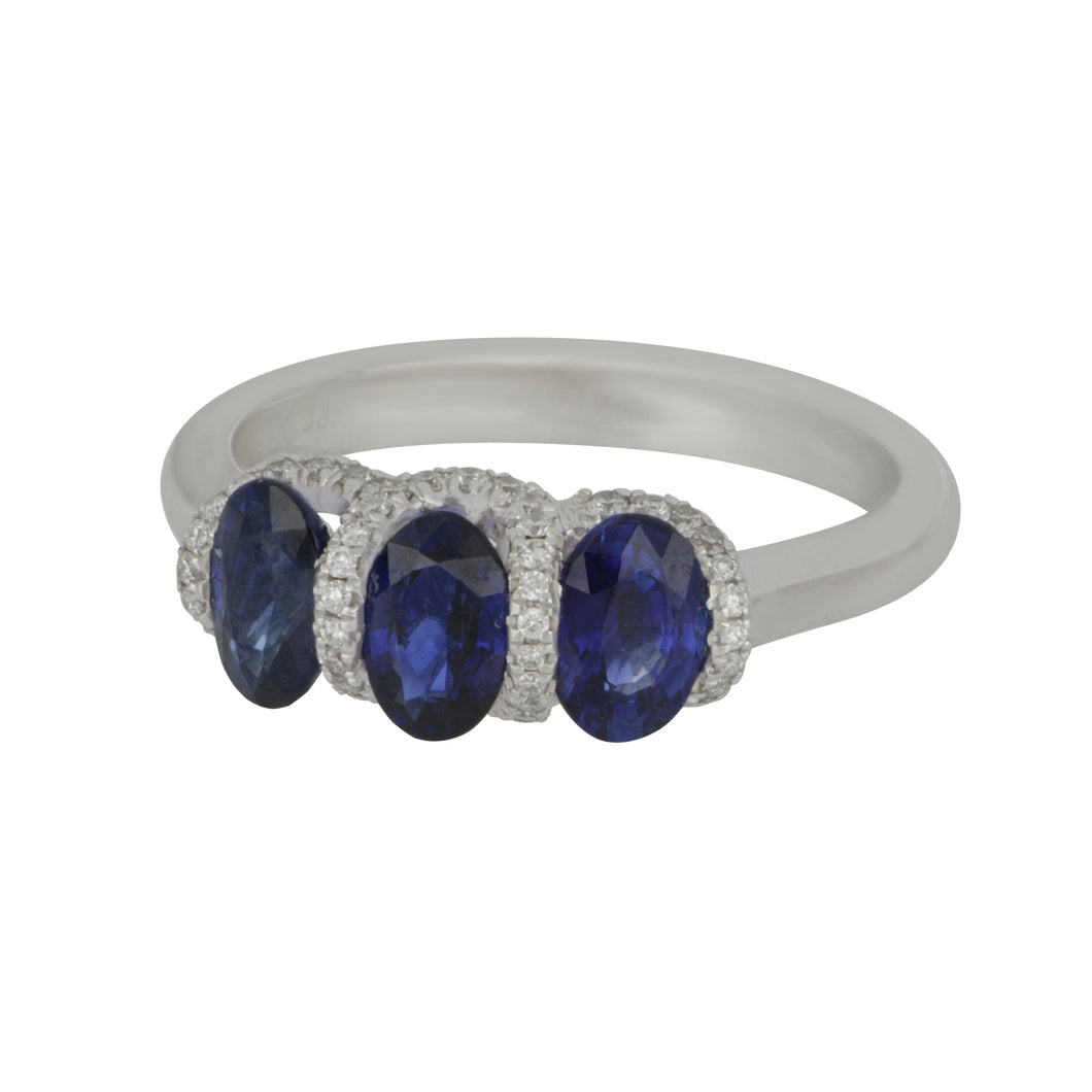 14 karat White Gold 3 Oval Sapphire and diamond ring size 6.5, SA=1.78tw D=0.20tw GH/SI